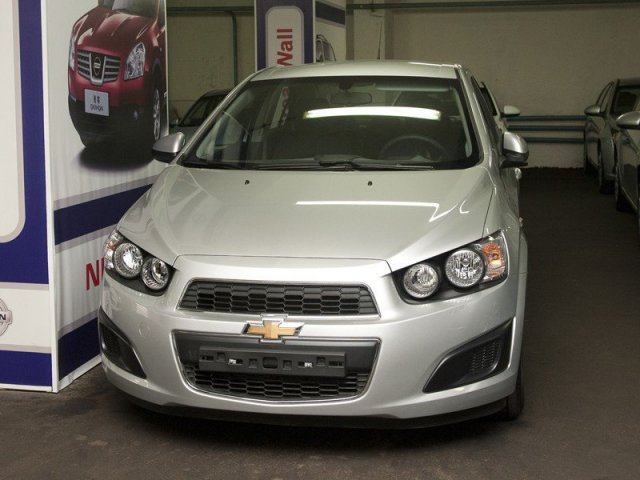 Chevrolet Aveo,  седан,  2013 г. в.,  механика,  1,6 л,  цвет:  серебристый в городе Москва, фото 1, стоимость: 447 000 руб.