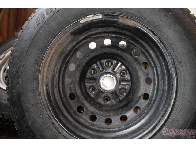 Шины:  205/80 R16 Bridgestone Dueler H/T,  Диски :   PCD:  6*139.7 Dia:  67,1 мм ET:  38,  на Mitsubishi L200 в городе Сургут, фото 6, стоимость: 20 000 руб.