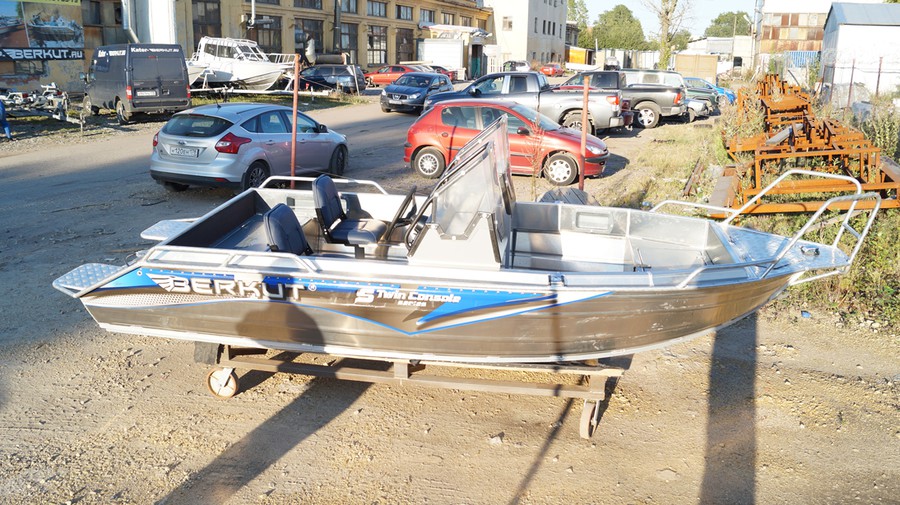 Продаем лодку (катер) Berkut S-TwinConsole в городе Петрозаводск, фото 9, Карелия