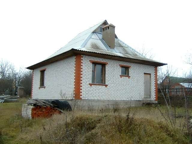 Циан белгород. Не достройные дома г Майский. Недострой в Белгороде. Круглый дом Майский 80 Белгородский район. Недостроенный дом на трассе м2 в Тульской области.