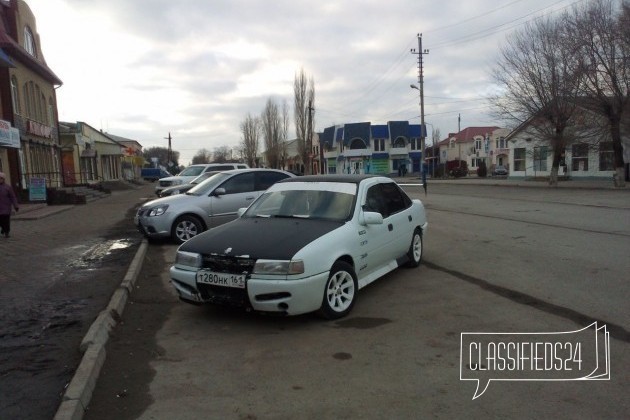 Opel Vectra, 1990 в городе Волгодонск, фото 1, телефон продавца: +7 (952) 579-67-49