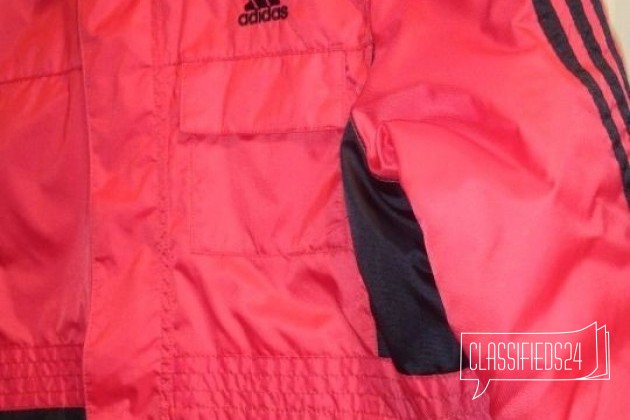 Новая демисезонная курточка Adidas ярко-красная в городе Саратов, фото 1, Саратовская область