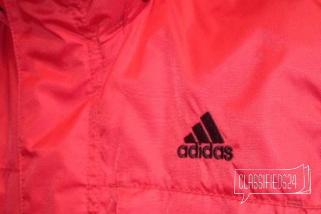 Новая демисезонная курточка Adidas ярко-красная в городе Саратов, фото 3, стоимость: 1 500 руб.