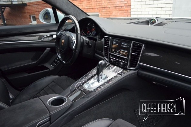 Porsche Panamera GTS, 2013 в городе Белгород, фото 8, телефон продавца: +7 (980) 322-44-37