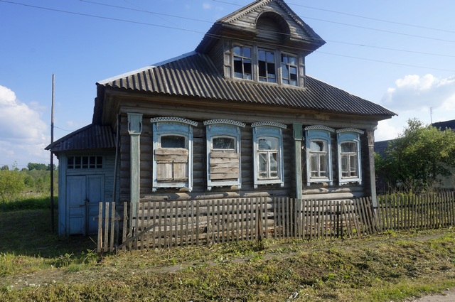 Бревенчатый дом в жилой деревне, с хорошим подъездом, 200 км от МКАД в городе Углич, фото 1, стоимость: 400 000 руб.