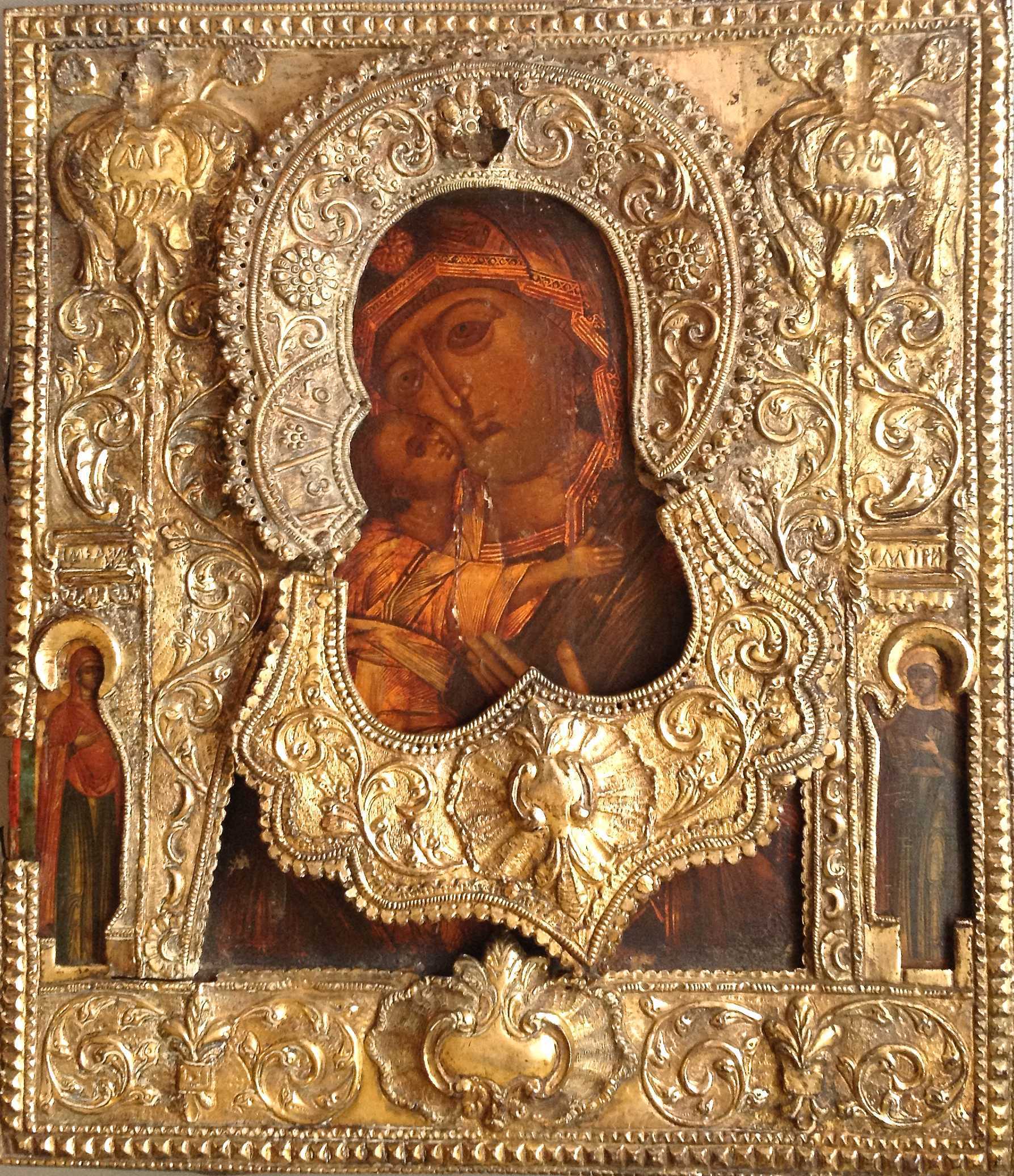 Икона Владимирской Божьей матери 18 век в золотом окладе