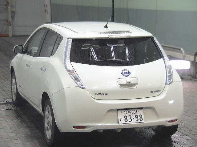 Электромобиль хэтчбек Nissan Leaf кузов AZE0 модификация G гв 2011 в городе Москва, фото 2, телефон продавца: +7 (922) 209-08-99