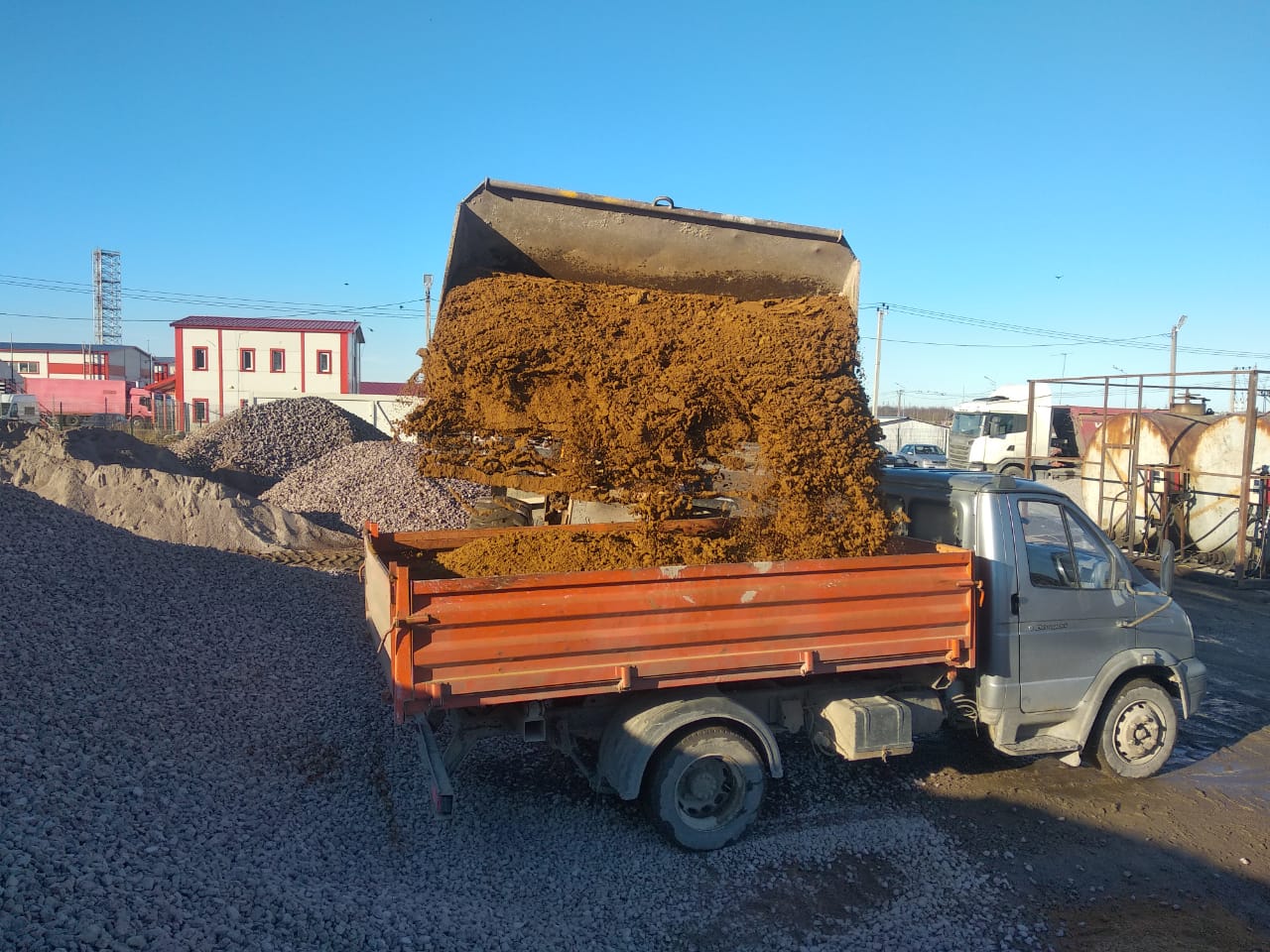 Песок, щебень с доставкой в городе Санкт-Петербург, фото 2, телефон продавца: +7 (958) 771-40-89