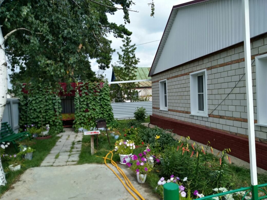 Сдаю дом и гостевые домики недалеко от озера Яровое в городе Яровое, фото 1, Алтайский край