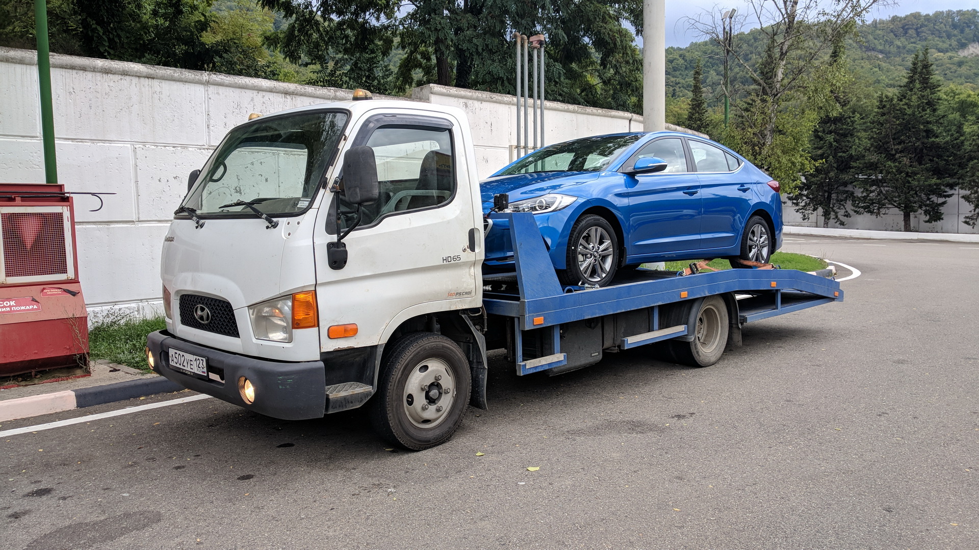 Услуги эвакуатора для легковых автомобилей в городе Армавир, фото 1, телефон продавца: +7 (988) 242-22-76