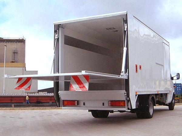 Услуги грузового автомобиля с гидробортом в городе Армавир, фото 1, Краснодарский край