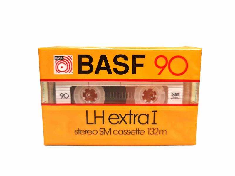 Новые аудиокассеты запечатанные BASF LH extra I 90 в городе Санкт-Петербург, фото 2, Ленинградская область