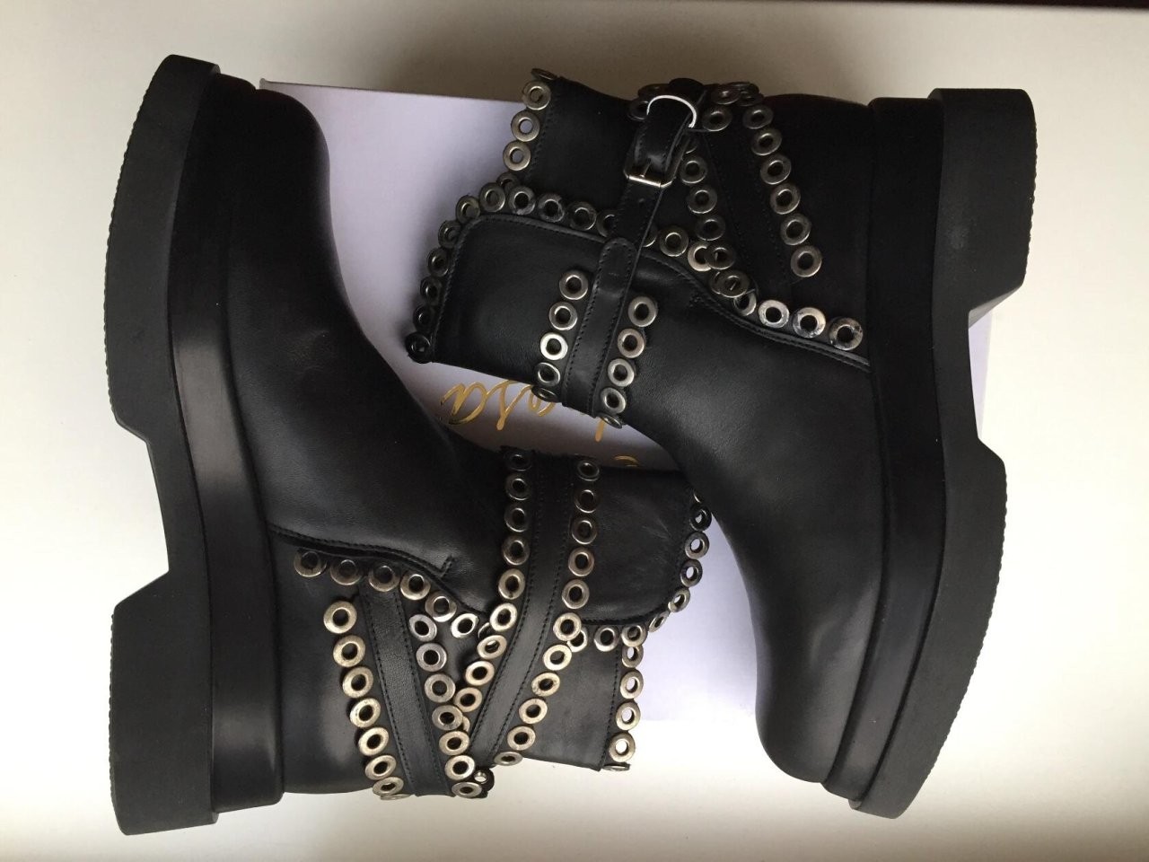 Ботинки новые lestrosa италия кожа 39 черные внутри кожаные осень весна демисезонные обувь женская в городе Москва, фото 1, Московская область
