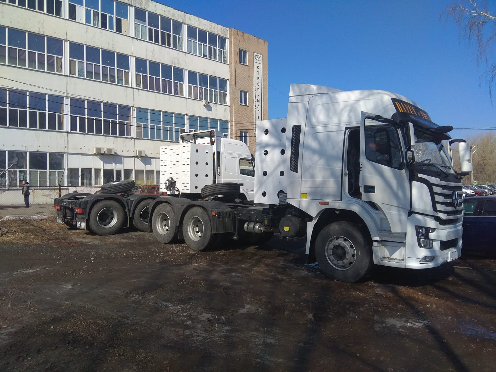 Газовый тягач DAYUN CGC4250, CNG, 6х4, Euro V, подвеска пневмо, МКПП с ретардером в городе Челябинск, фото 8, Тягачи