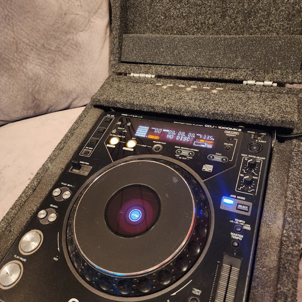 Цифровая CD-дека Pioneer CDJ-1000MK2 в футляре в городе Москва, фото 4, Московская область