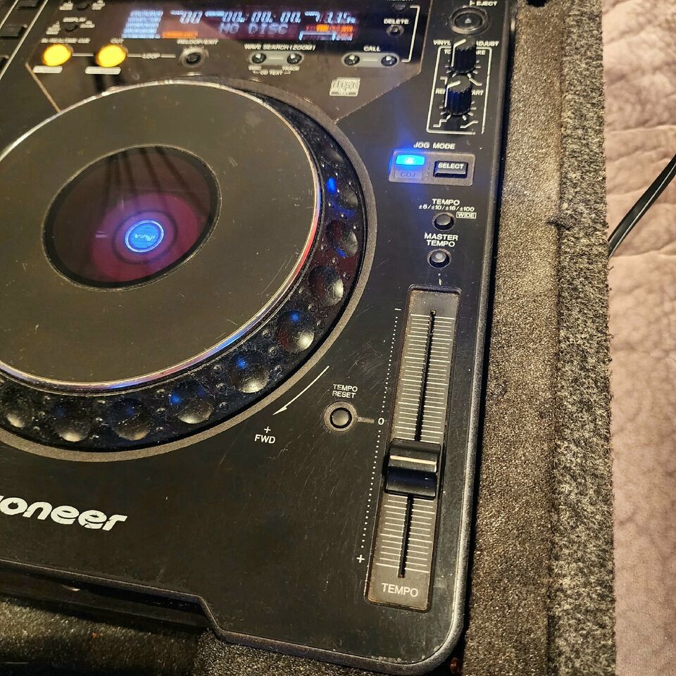 Цифровая CD-дека Pioneer CDJ-1000MK2 в футляре в городе Москва, фото 5, телефон продавца: +7 (087) 656-65-66