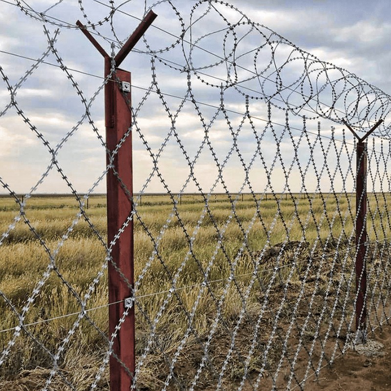 Своё производство и профессиональный монтаж колючих заграждений в городе Москва, фото 2, стоимость: 1 000 руб.